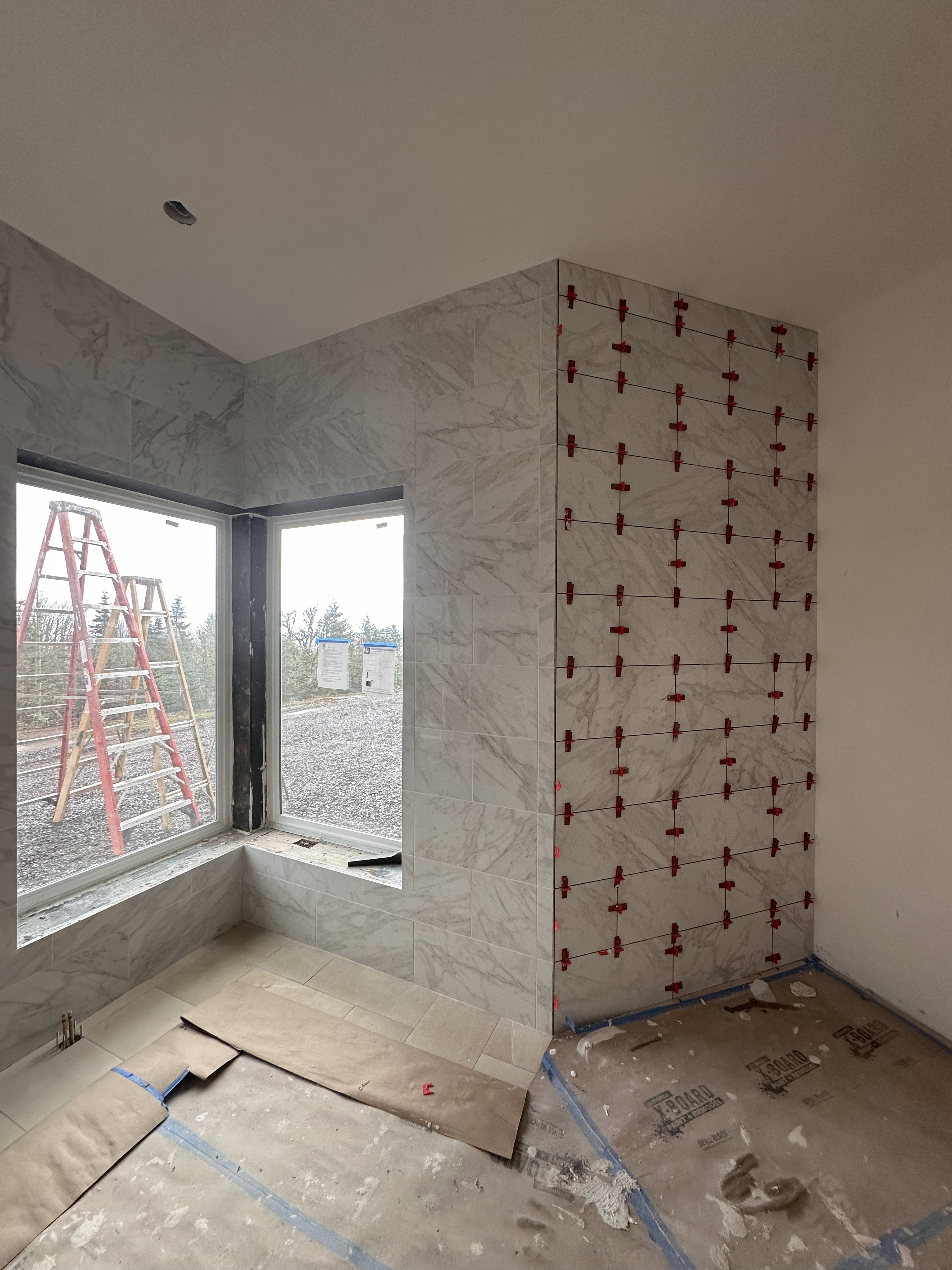 New build in Salem - tile throughout the house, 4,500 sqft, 24x24 - Photo 3