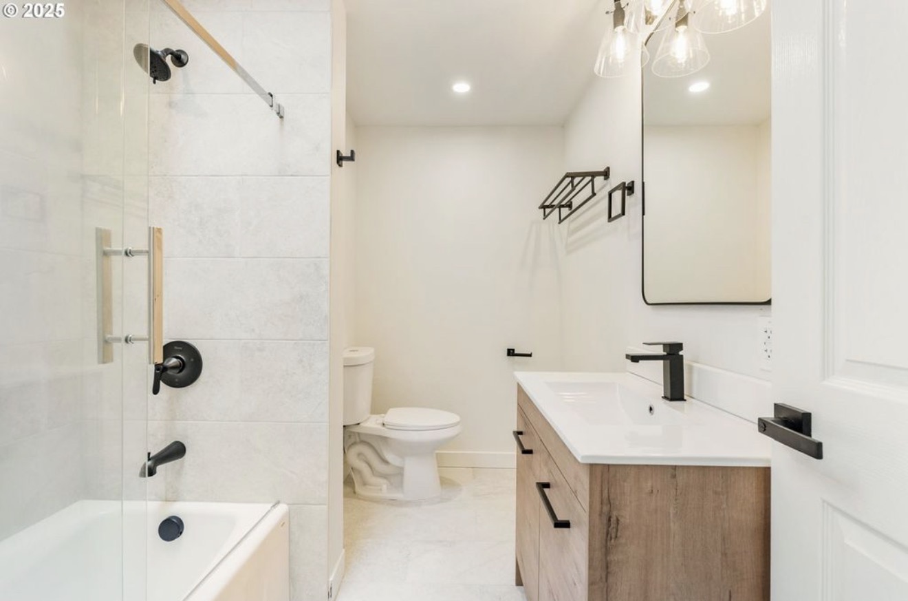 Lake Oswego, Oregon - Double Shower Remodel - Photo 2
