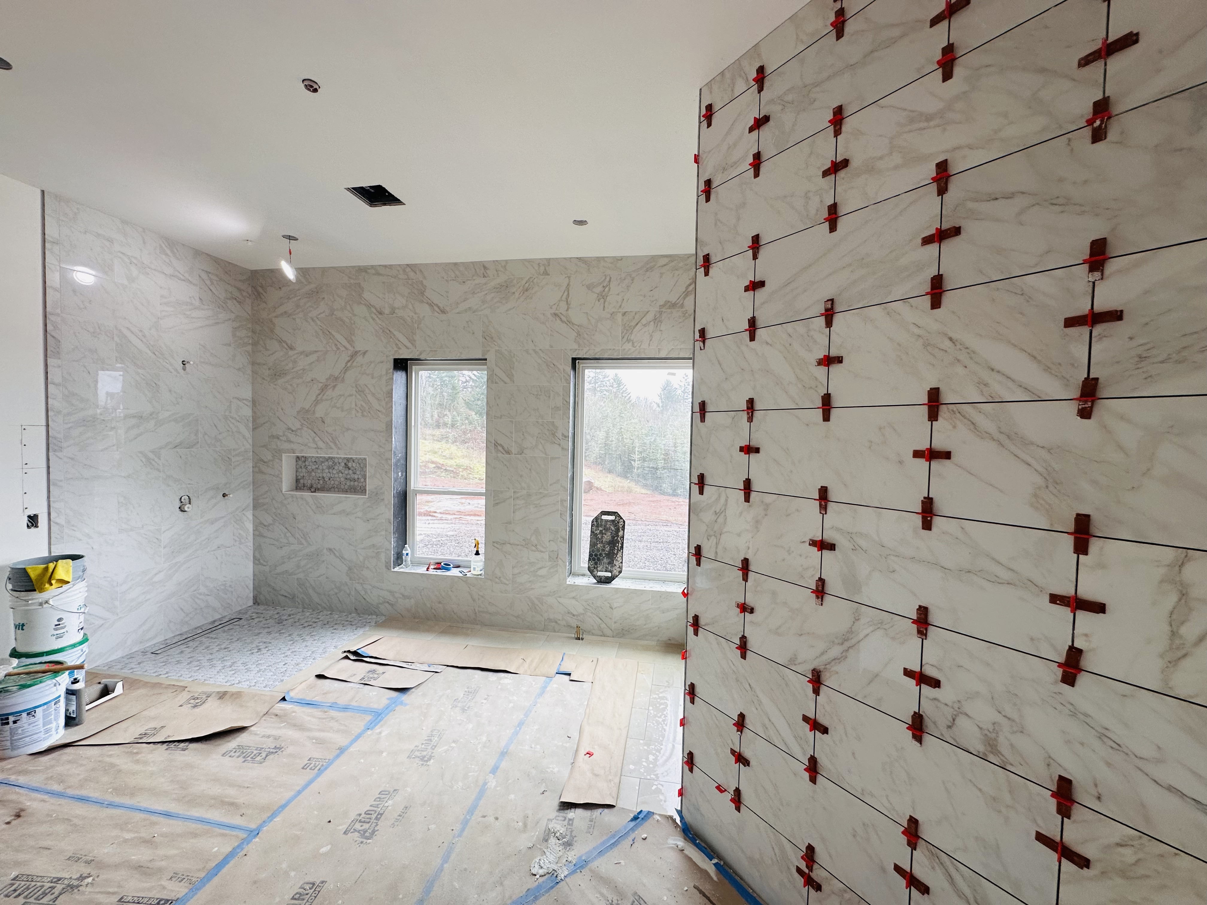 New build in Salem - tile throughout the house, 4,500 sqft, 24x24 - Photo 4
